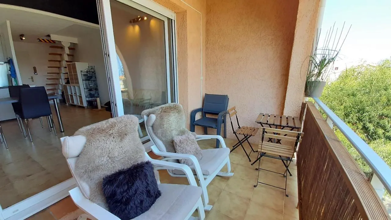 Charmant appartement vue mer à 100m de la plage. Saint Aygulf